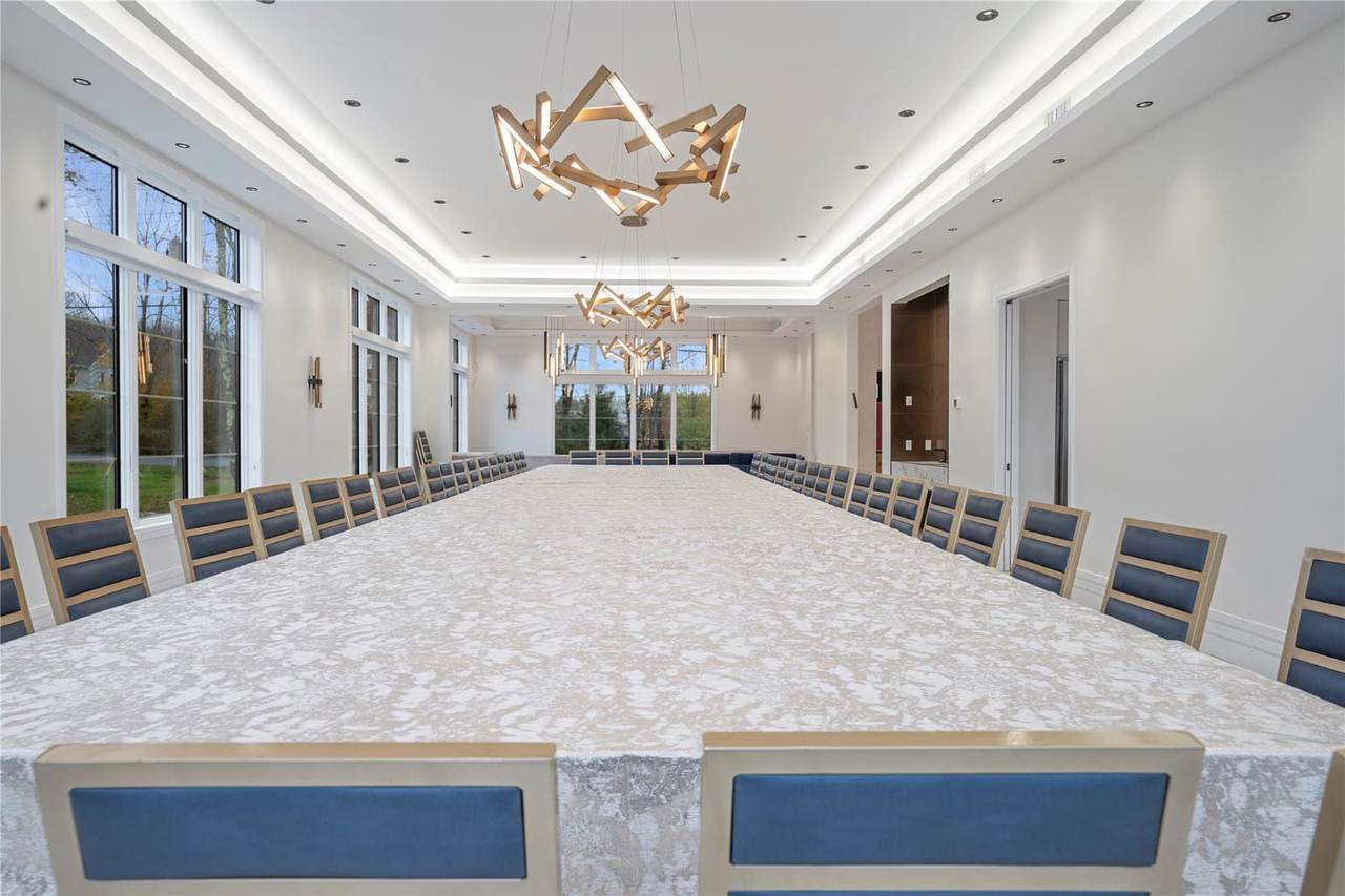 The Hosted Kineret — interior