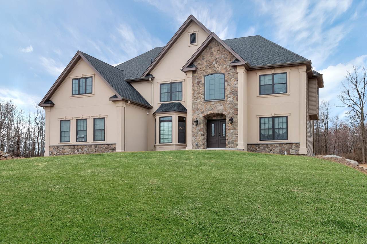  Hudson Pointe Estate — exterior