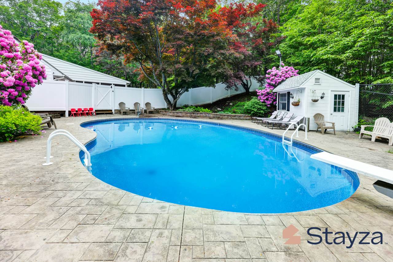 stayza — exterior
